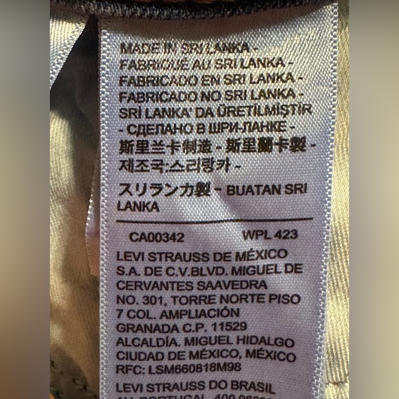 Levis 311 Shaping Skinny Capri - Picture 10 of 10